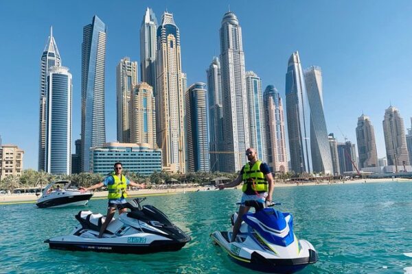 uk tourist driving in dubai